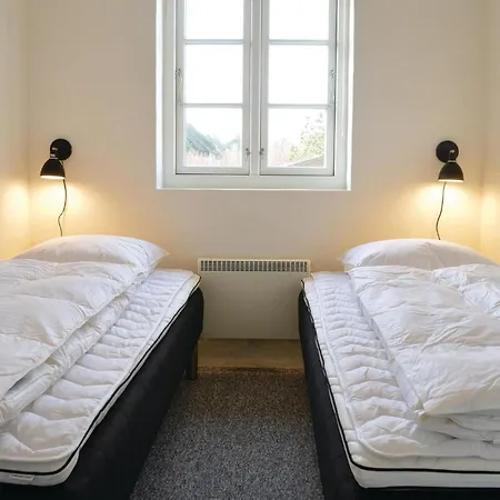 Four-bedroom In Ulfborg 度假居